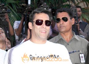 Salman Khan Launch Kingfisher Calendar photo 10