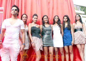 Salman Khan Launch Kingfisher Calendar photo 32