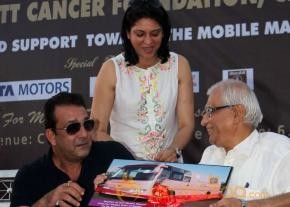 Sanjay Dutt Launch Mobile Mammography Unit  photo 10