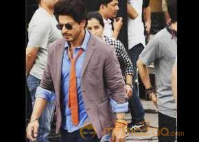 Shah Rukh Khan In Prague Shooting Photos photo 4