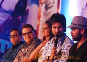 Shahid kapoor And Ileanadcruz At Phata Poster Release photo 6