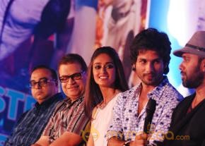 Shahid kapoor And Ileanadcruz At Phata Poster Release photo 32