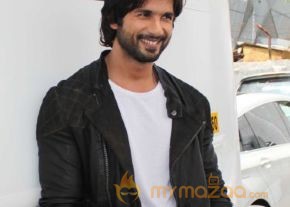Shahid Kapoor At R Rajkumar Movie Promotion photo 4
