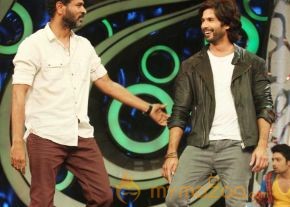Shahid Kapoor At R Rajkumar Movie Promotion photo 5