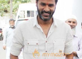 Shahid Kapoor At R Rajkumar Movie Promotion photo 10