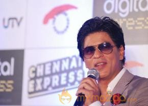 Shahrukh Khan Launches Chennai Express Mobile photo 23