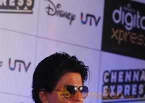 Shahrukh Khan Launches Chennai Express Mobile photo 5