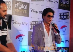 Shahrukh Khan Launches Chennai Express Mobile photo 48
