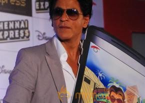 Shahrukh Khan Launches Chennai Express Mobile photo 55