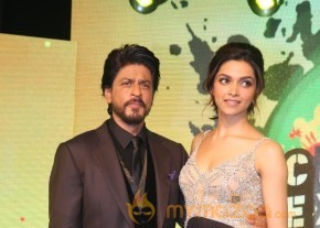 Shahrukh Khan Launches Chennai Express Mobile photo 34