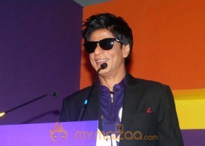 Shahrukh at Nokia Kolkata Knight Riders Press Conference photo 2