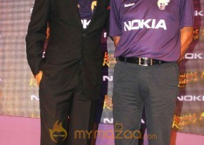 Shahrukh at Nokia Kolkata Knight Riders Press Conference photo 4