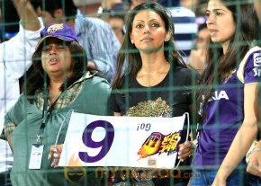 Shahrukh khan and family at IPL