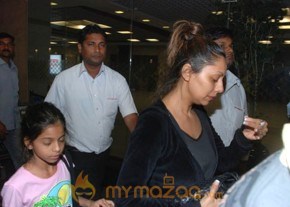 Sharukh and Salman khan at Mumbai Airport Gallery photo 10