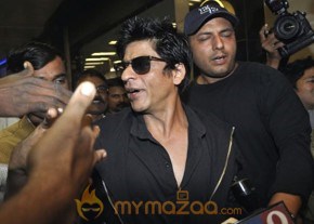Sharukh and Salman khan at Mumbai Airport Gallery photo 15