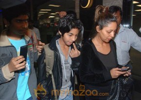 Sharukh and Salman khan at Mumbai Airport Gallery photo 12