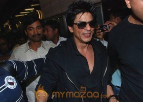 Sharukh and Salman khan at Mumbai Airport Gallery photo 2