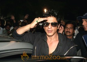 Sharukh and Salman khan at Mumbai Airport Gallery photo 6