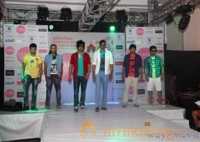 Shibani Dandekar- Ali Fazal At Femina Carnival 2013  photo 13