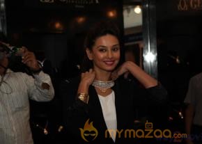 Shibani Dandekar- Ali Fazal At Femina Carnival 2013  photo 9