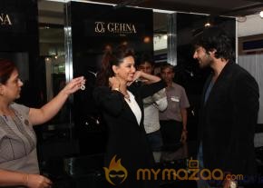 Shibani Dandekar- Ali Fazal At Femina Carnival 2013  photo 20