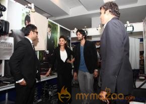 Shibani Dandekar- Ali Fazal At Femina Carnival 2013  photo 15