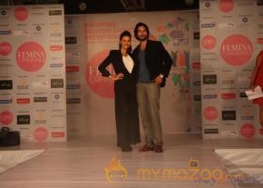 Shibani Dandekar- Ali Fazal At Femina Carnival 2013  photo 12