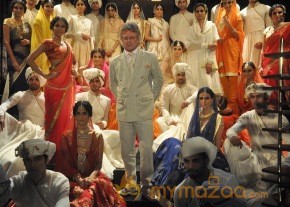 Shraddha Ramp Walk For Jabong PP Collection photo 7