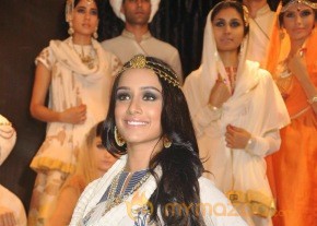 Shraddha Ramp Walk For Jabong PP Collection photo 3