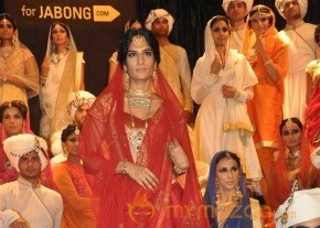 Shraddha Ramp Walk For Jabong PP Collection photo 13