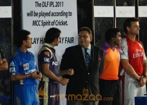 Shriya &amp; SRK Performing At IPL Opening Ceremony photo 5
