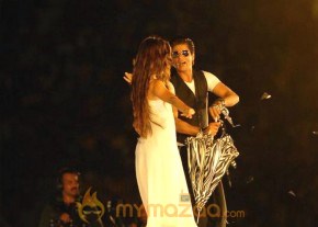 Shriya &amp; SRK Performing At IPL Opening Ceremony photo 13