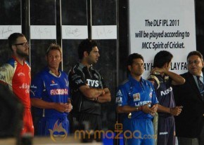 Shriya &amp; SRK Performing At IPL Opening Ceremony photo 7