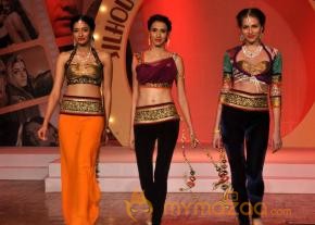 Silhouettes 2013 Bollywood Bytes Event  photo 69