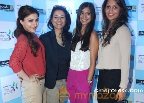 SOHA ALI KHAN LATEST PICS photo 9