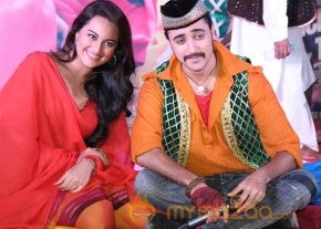 Sonakshi At Tayyab Ali Pyaar Song Launch Gallery photo 3