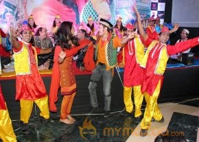 Sonakshi At Tayyab Ali Pyaar Song Launch Gallery photo 2