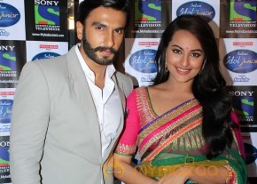Sonakshi & Ranveer At Indian Idol Junior  photo 8