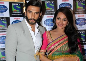 Sonakshi & Ranveer At Indian Idol Junior  photo 6
