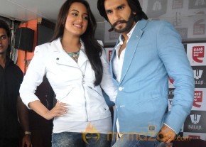 Sonakshi-Ranveer Promote Lootera at Cafe Coffee Day Photos  photo 47