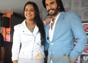 Sonakshi-Ranveer Promote Lootera at Cafe Coffee Day Photos 