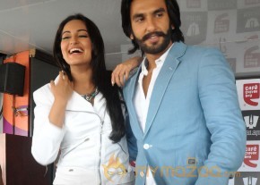 Sonakshi-Ranveer Promote Lootera at Cafe Coffee Day Photos  photo 13