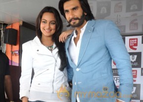 Sonakshi-Ranveer Promote Lootera at Cafe Coffee Day Photos  photo 5