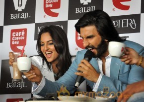 Sonakshi-Ranveer Promote Lootera at Cafe Coffee Day Photos  photo 34