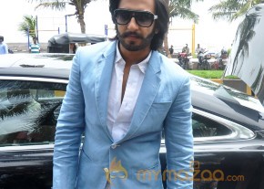 Sonakshi-Ranveer Promote Lootera at Cafe Coffee Day Photos  photo 39