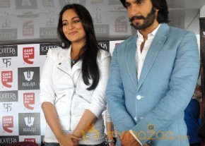 Sonakshi-Ranveer Promote Lootera at Cafe Coffee Day Photos  photo 41