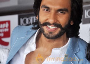 Sonakshi-Ranveer Promote Lootera at Cafe Coffee Day Photos  photo 50