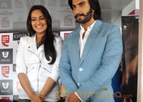 Sonakshi-Ranveer Promote Lootera at Cafe Coffee Day Photos  photo 35