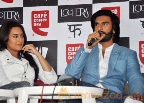 Sonakshi-Ranveer Promote Lootera at Cafe Coffee Day Photos  photo 25