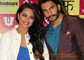 Sonakshi Sinha at Launch Mills Boon Novels Photos photo 14